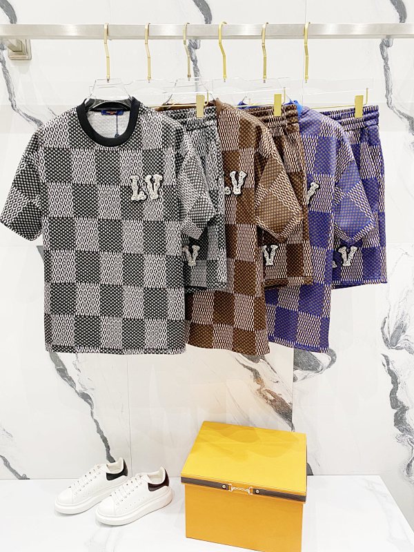 LOUIS VUITTON TSHIRTS (146)
