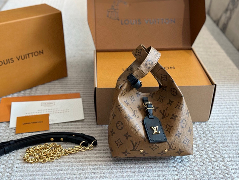 LOUIS VUITTON BAGS (418)