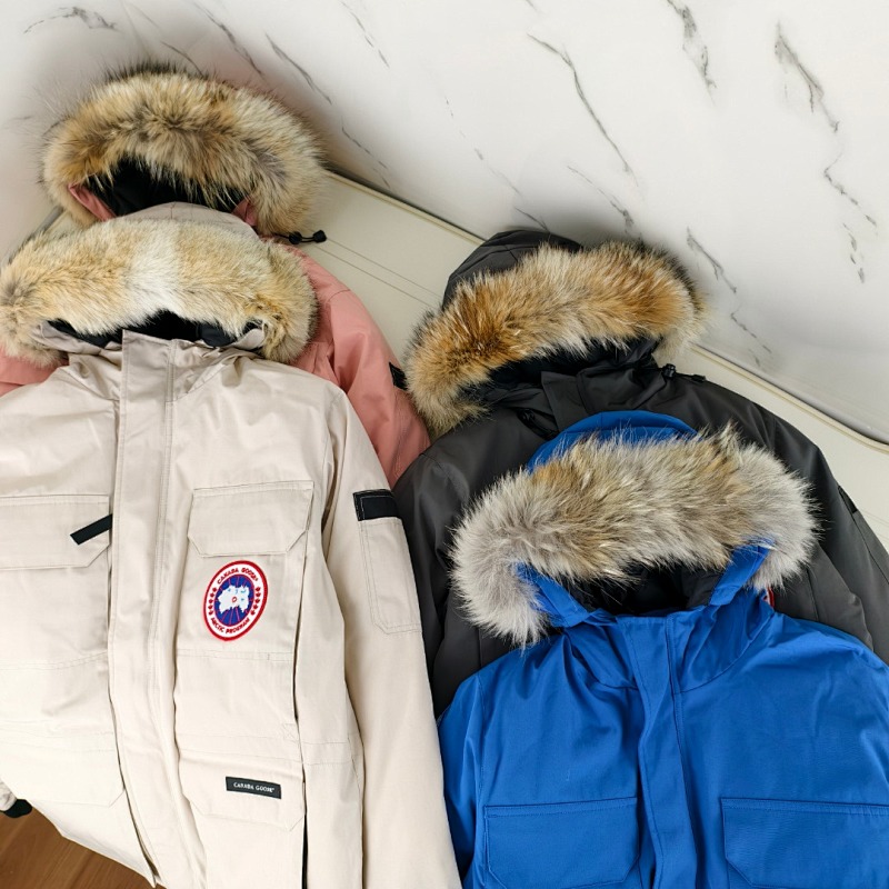 CANADA GOOSE PUFFERS (11)