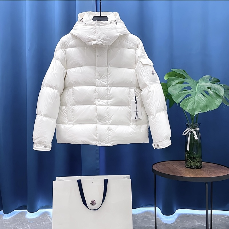 MONCLER PUFFERS (103)