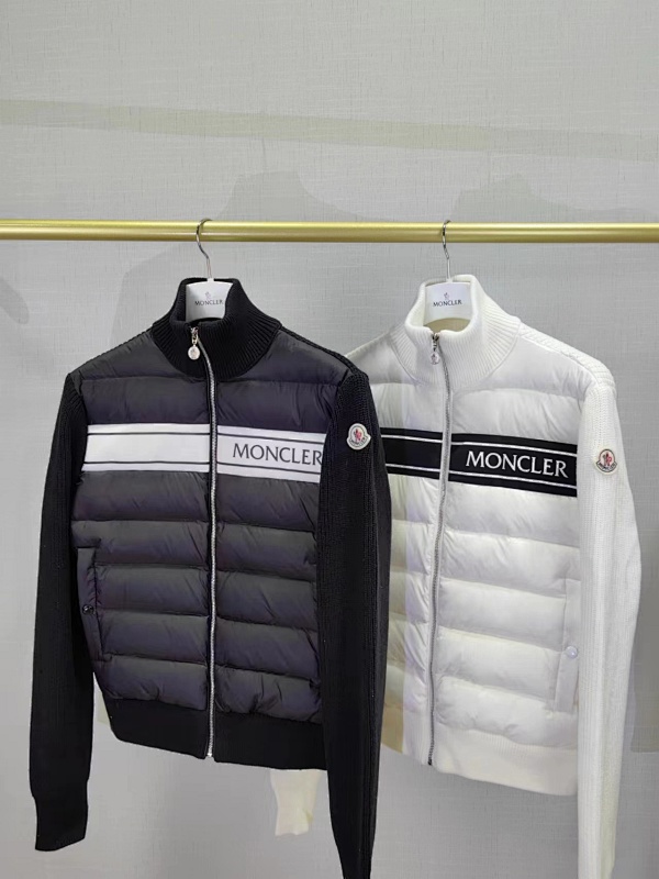 MONCLER PUFFERS (151)
