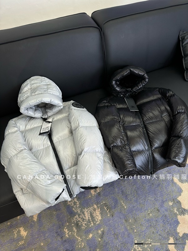 CANADA GOOSE PUFFERS (44)