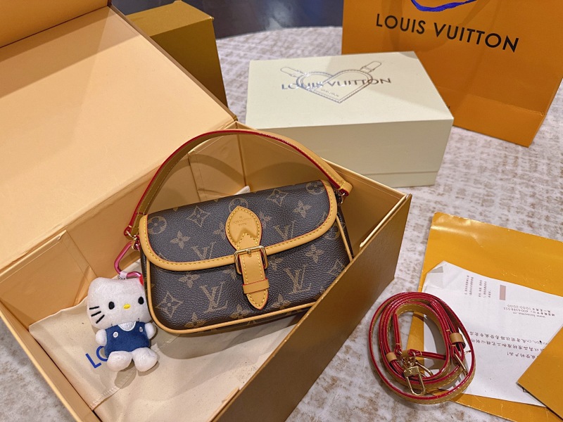LOUIS VUITTON BAGS (214)