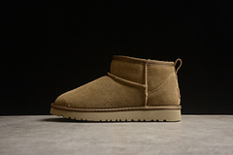 UGG Classic Mini Boot (5)