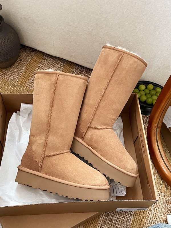 UGG Classic Ultra Mini Boots