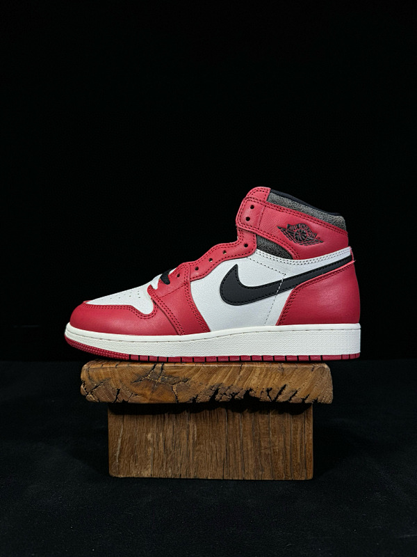 NIKE Air Jordan 1 Retro High OG (11)