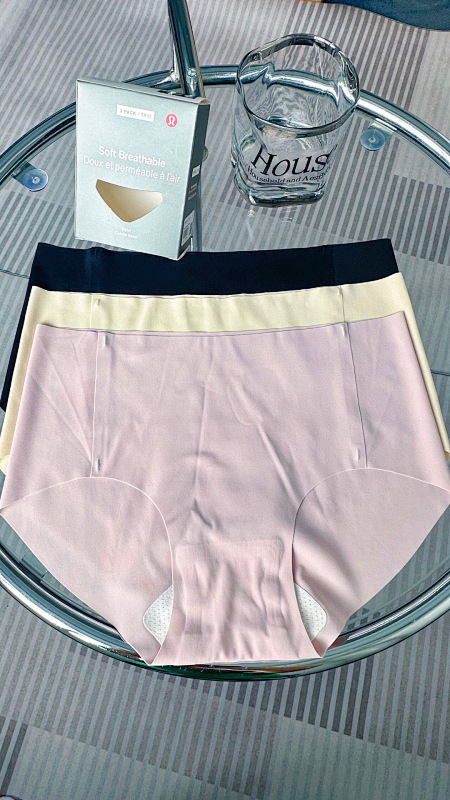 LULULEMON UNDERPANTS (19)