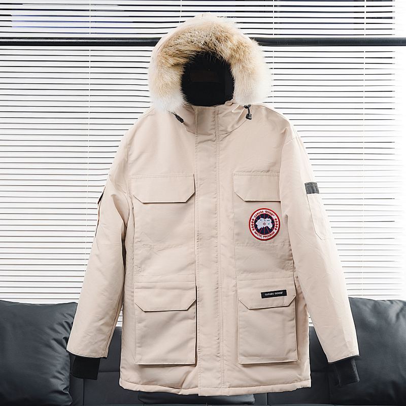 CANADA GOOSE PUFFERS (120)