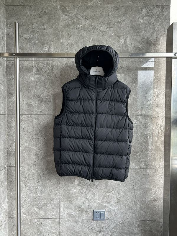 MONCLER VESTS (42)