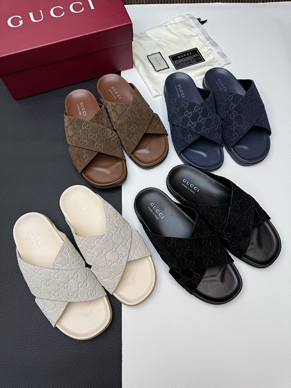 Gucci logo print slide sandals