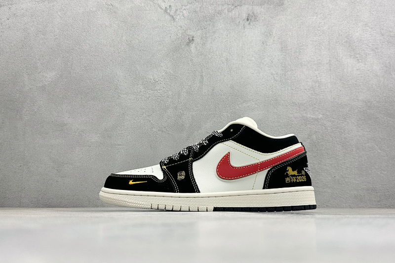 NIKE Air Jordan 1 Low (2)