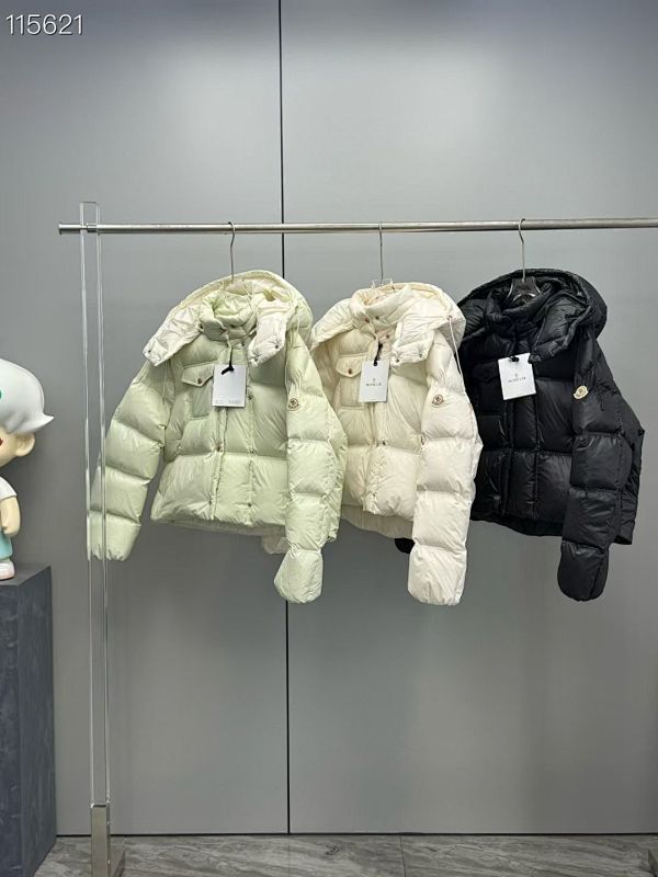 MONCLER PUFFERS (93)