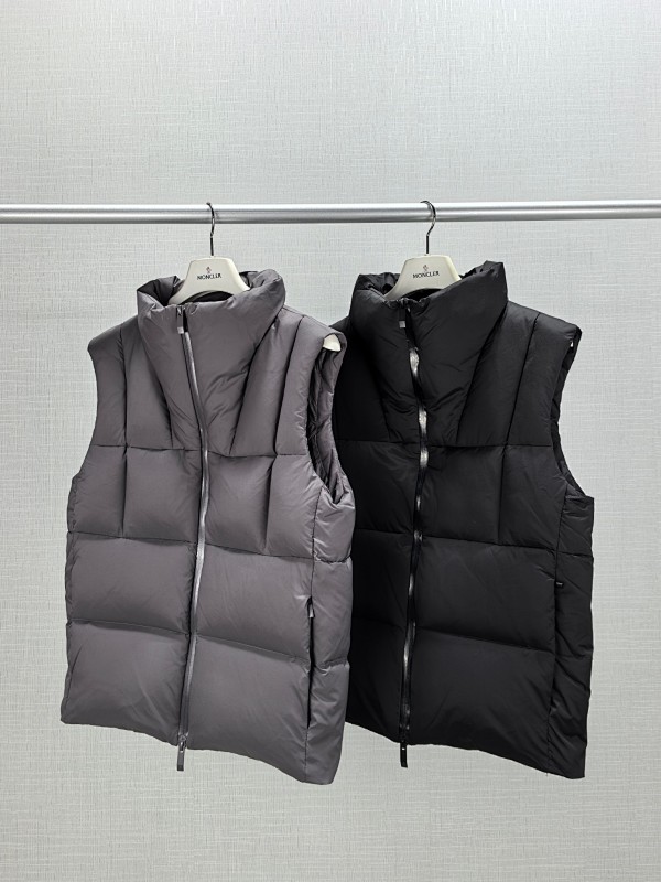 MONCLER VESTS (9)