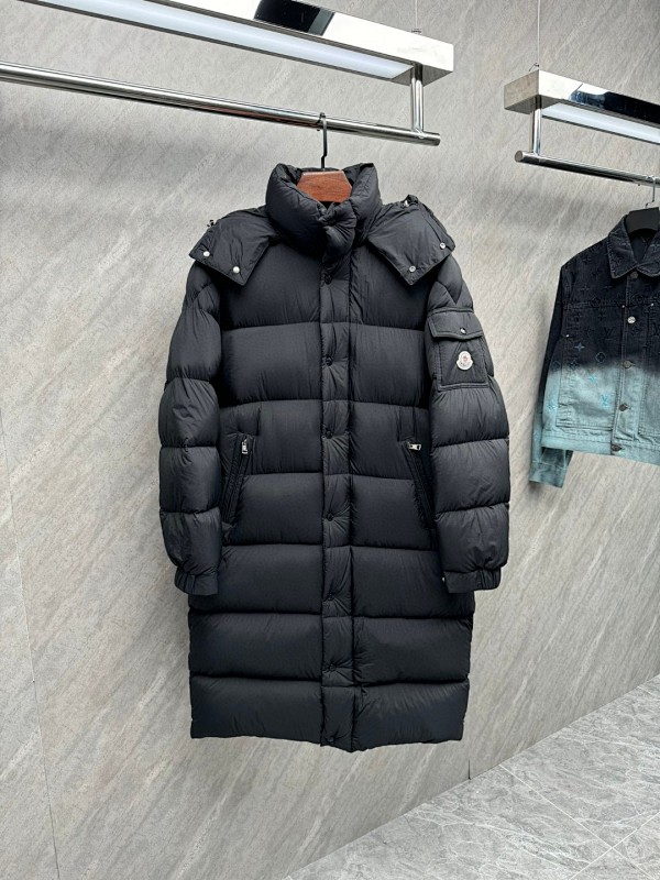 MONCLER PUFFERS (264)
