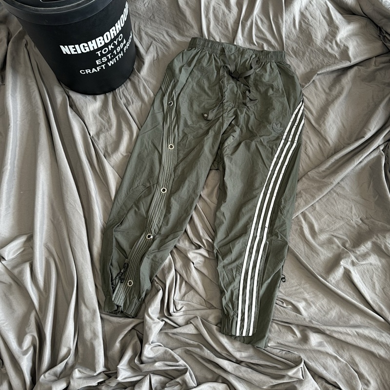 ADIDAS PANTS (2)