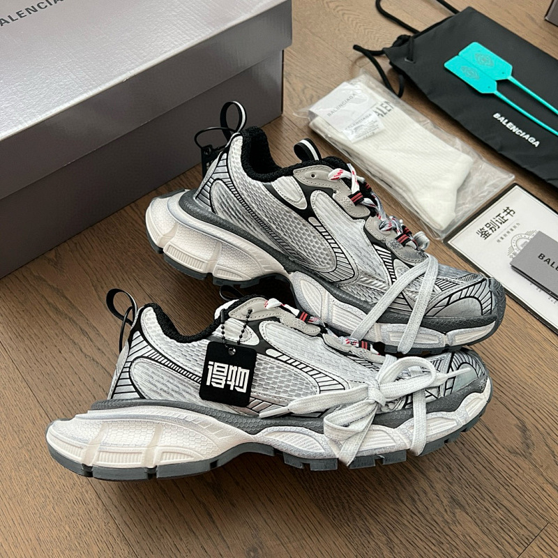 Balenciaga Triple S (9)
