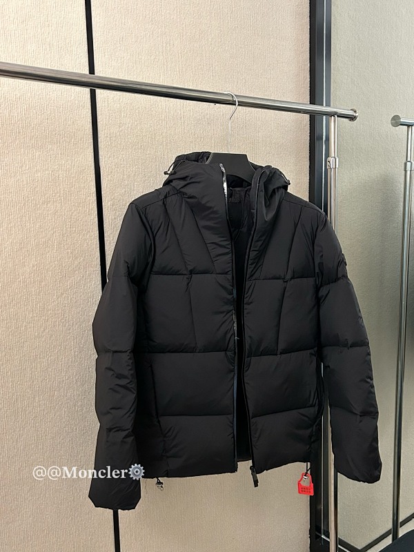 MONCLER PUFFERS (87)