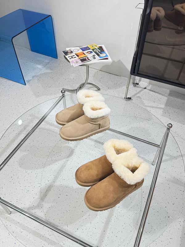 UGG Classic Short Boots (7)