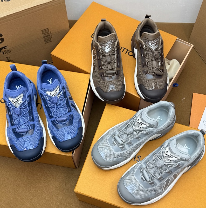 LOUIS VUITTON SNEAKERS