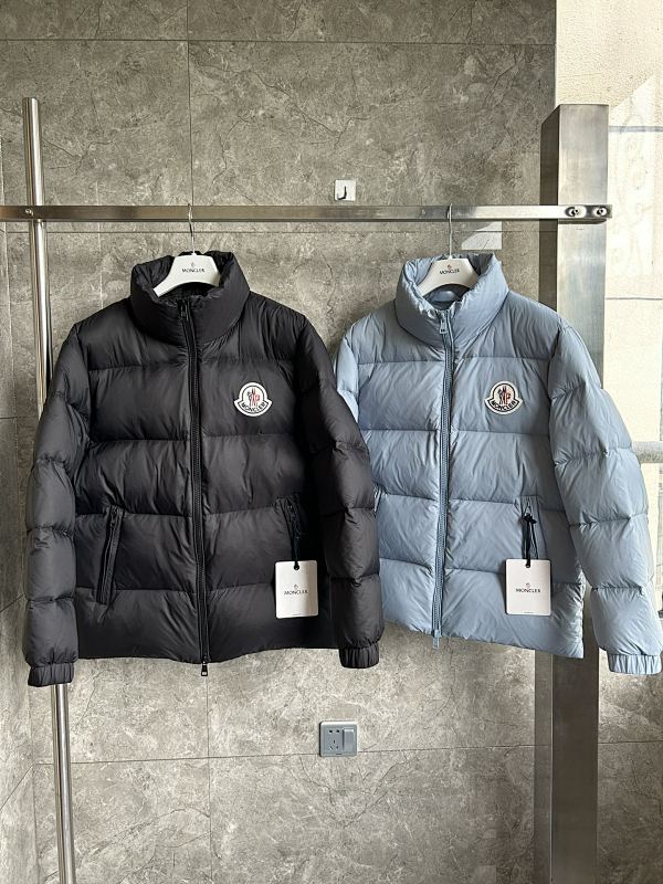 MONCLER PUFFERS (200)