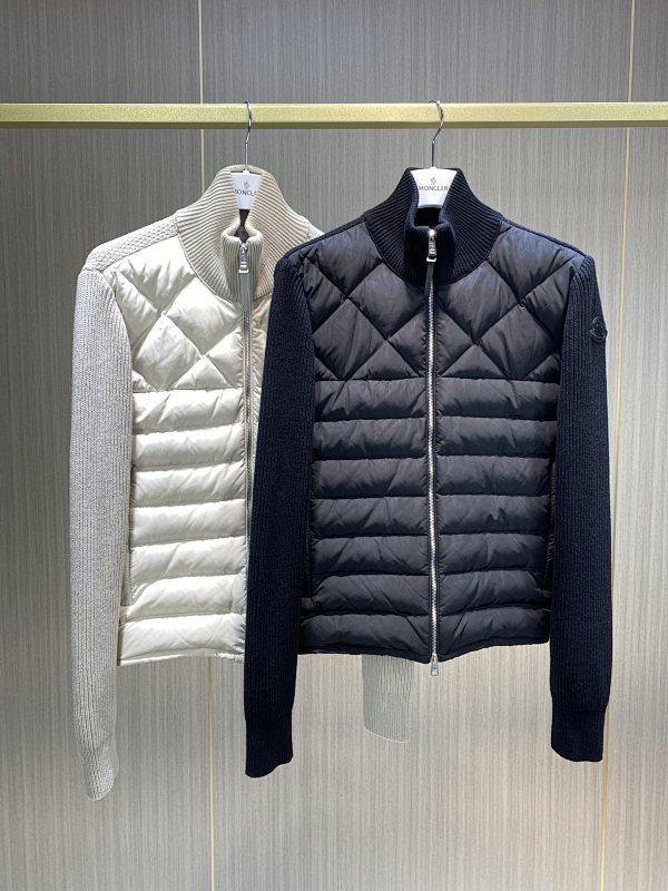 MONCLER PUFFERS (150)