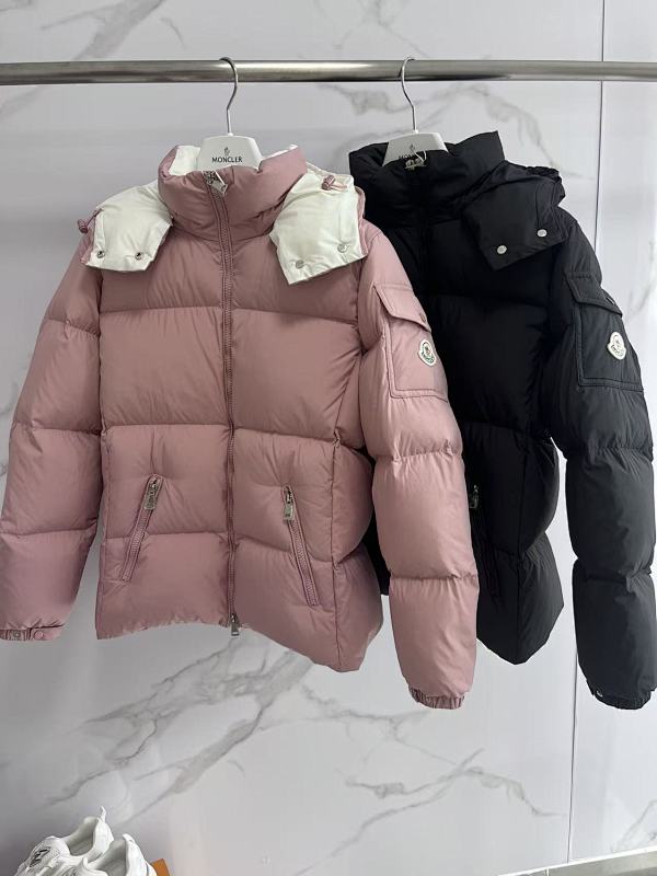 MONCLER PUFFERS (118)