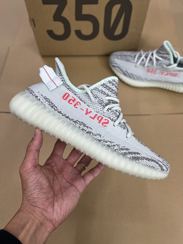 YEEZY 350 V2