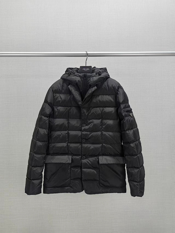 MONCLER PUFFERS (240)