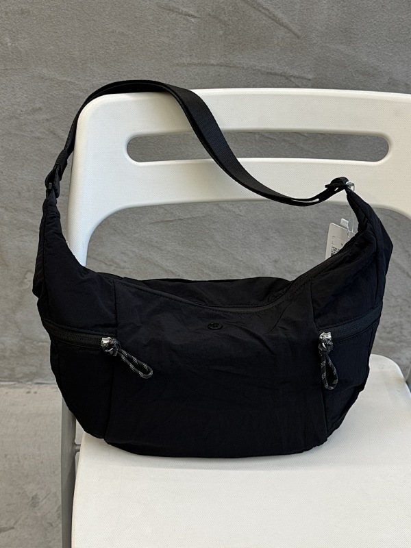 LULULEMON BAGS (8)