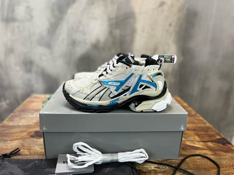 BALENCIAGA Triple S sneakers (2)