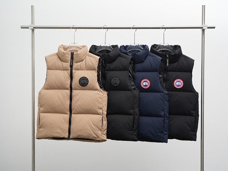CANADA GOOSE PUFFERS (22)