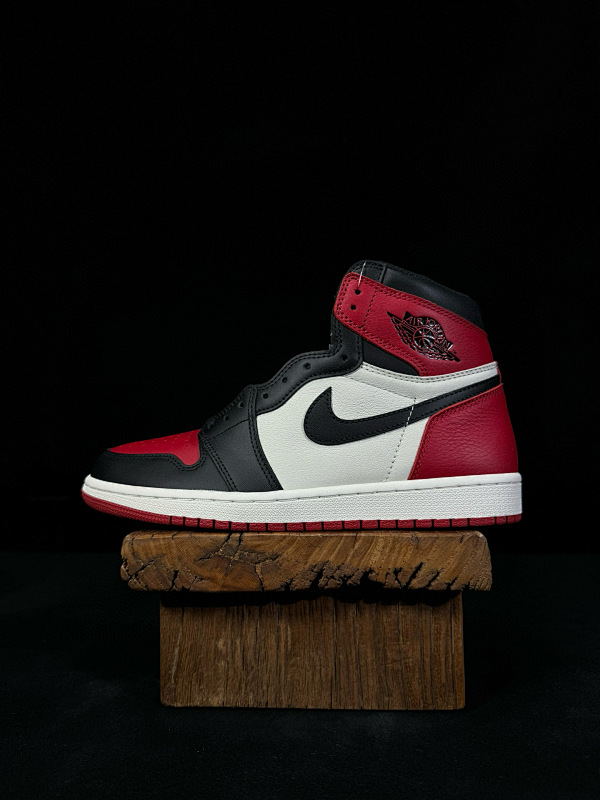 NIKE Air Jordan 1 Retro High OG (6)