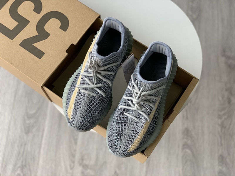 YEEZY 350 V2 (3)