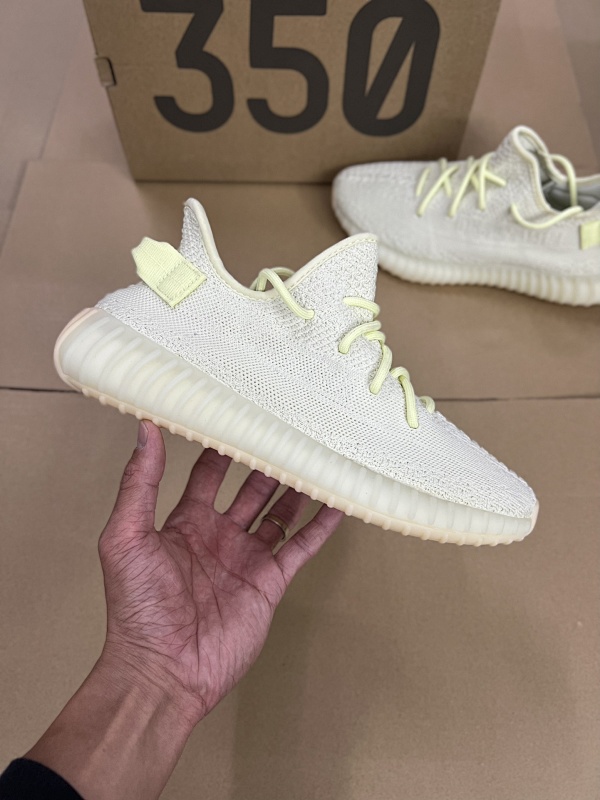 Yeezy Boost 350 V2 Cream/White