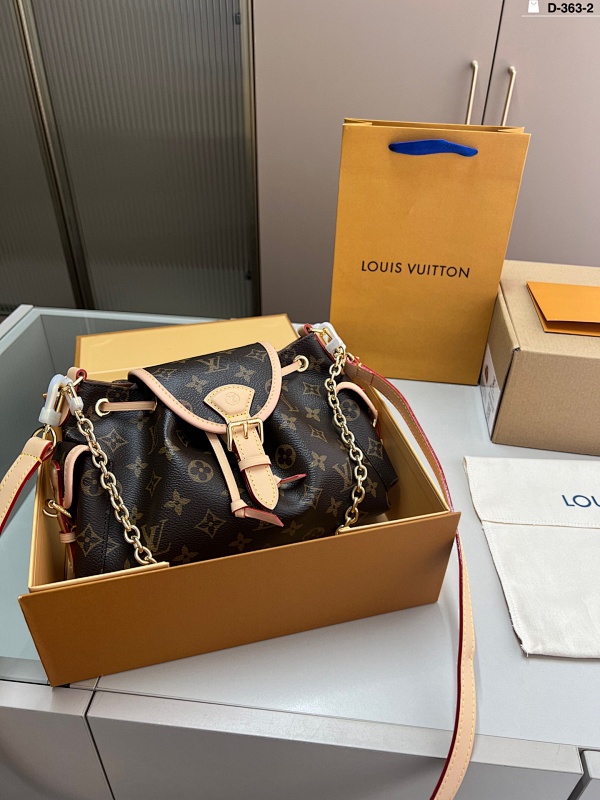 LOUIS VUITTON BAGS (217)