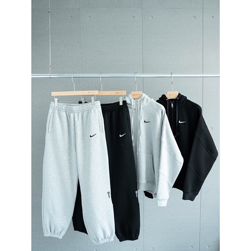 NIKE SWEATPANTS