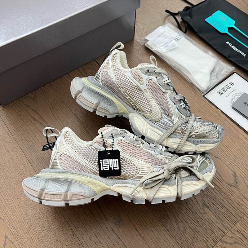 BALENCIAGA Triple S (6)