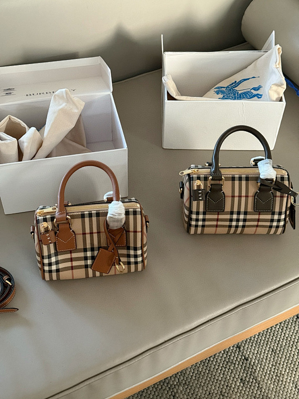 BURBERRY BAGS (35)