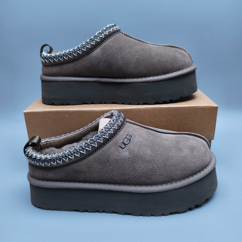 UGG x Collaboration Slide