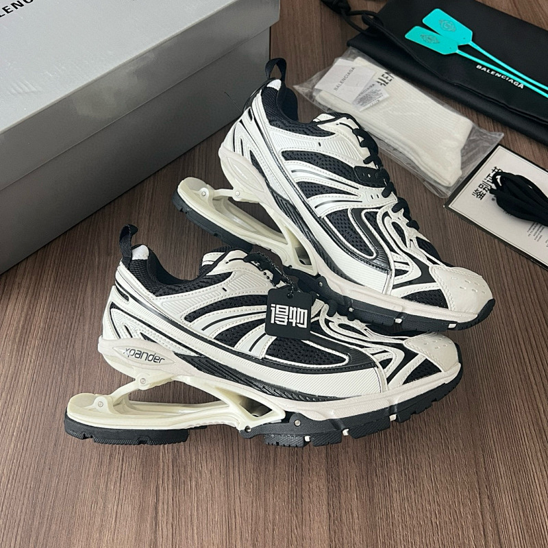 Balenciaga Triple S (8)