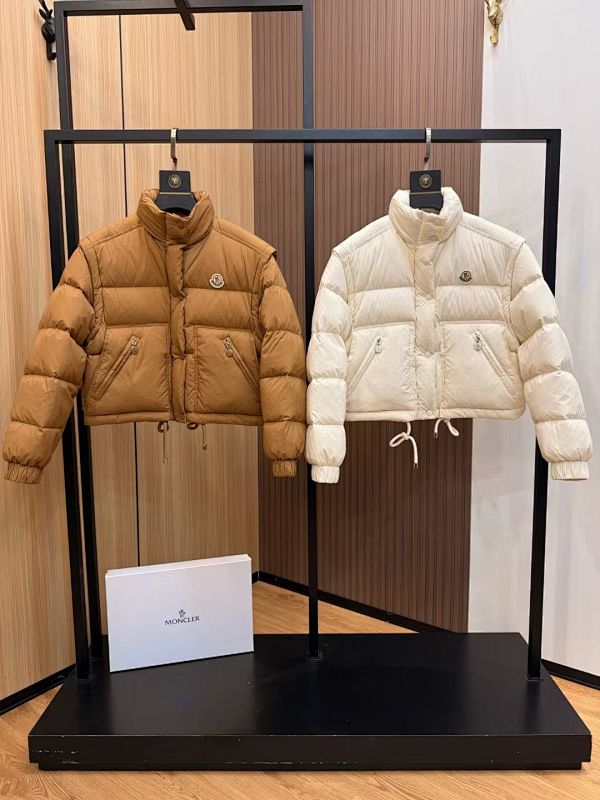 MONCLER PUFFERS (122)