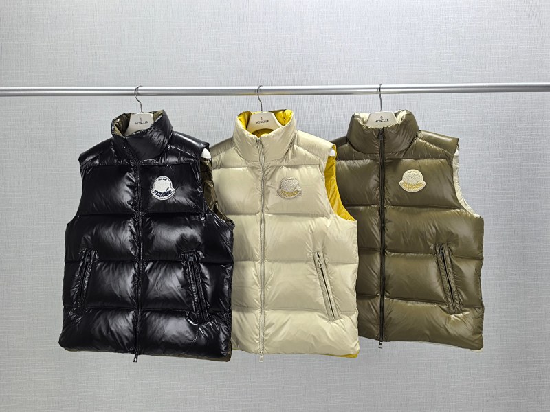 MONCLER VESTS (10)