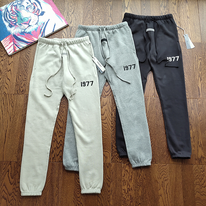 ESSENTIAL SWEATPANTS (27)