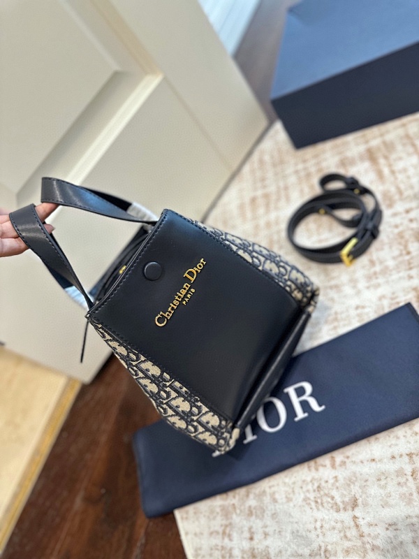 DIOR BAGS (52)