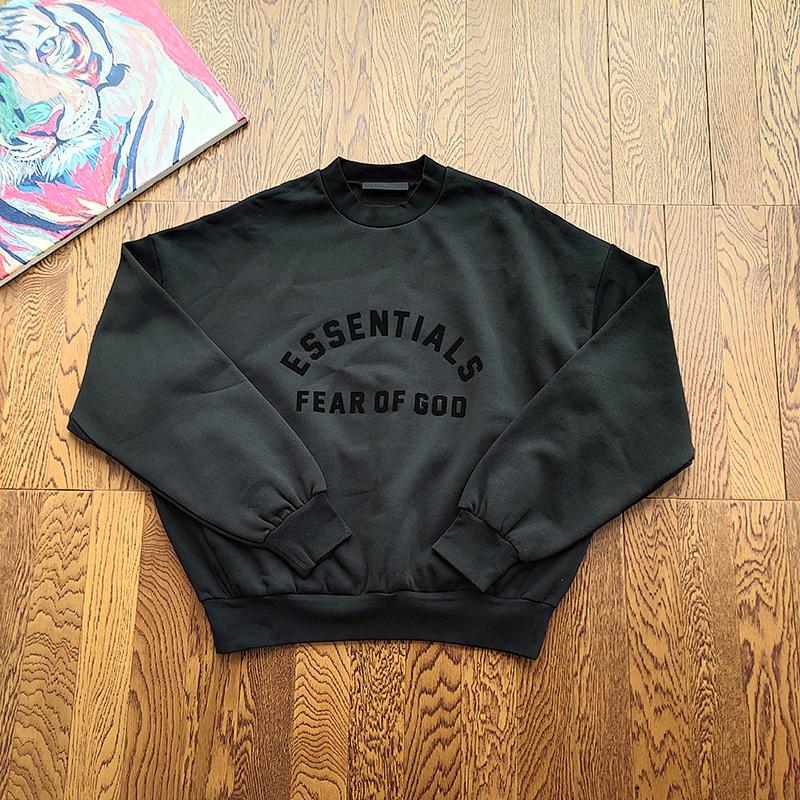 ESSENTIAL SWEATSHIRTS (34)