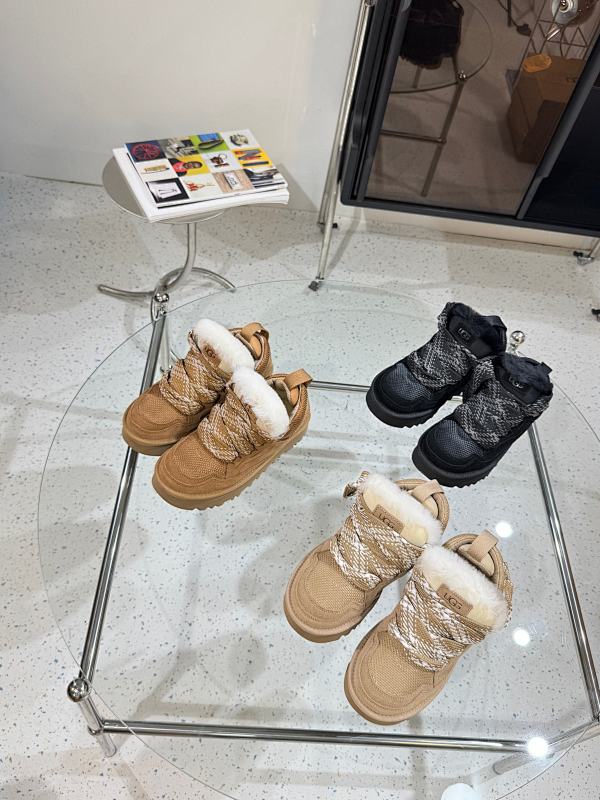 UGG Classic Mini II Boots (5)