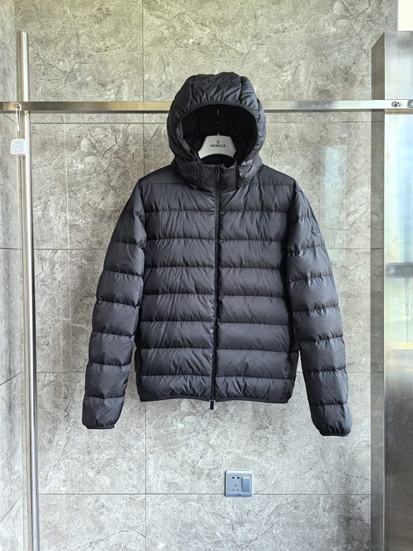 MONCLER PUFFERS (194)