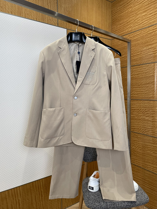 LOUIS VUITTON SUITS