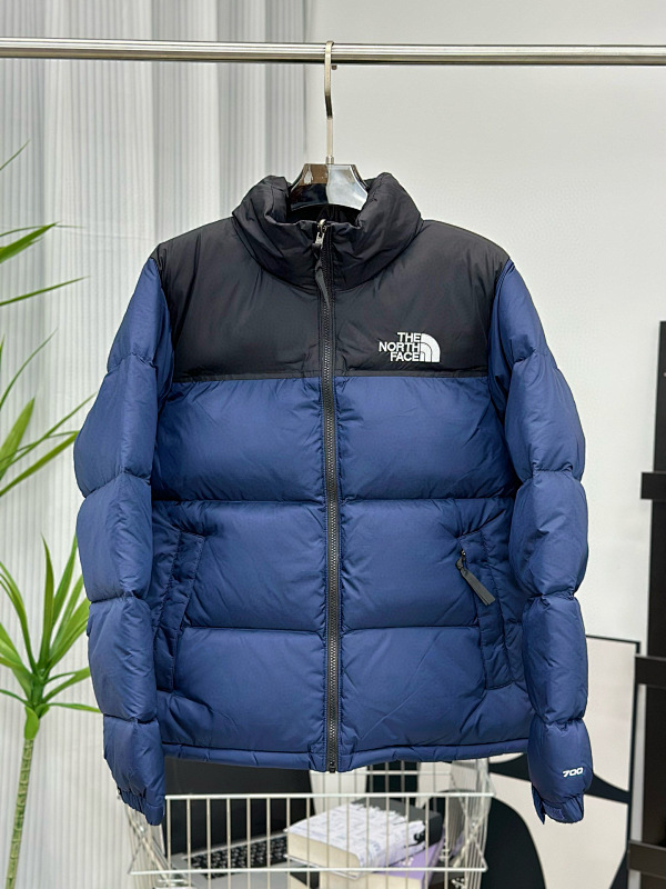 TNF PUFFERS (39)