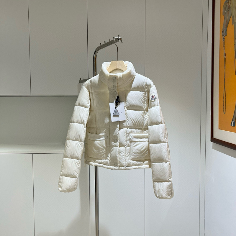 MONCLER PUFFERS (162)